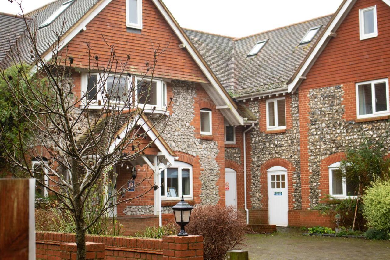 Stonehenge Hostel - Yha Affliated Cholderton Dış mekan fotoğraf